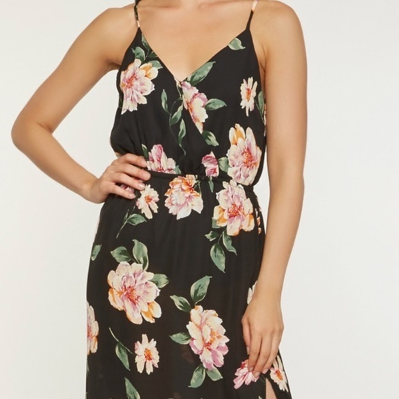 ❣️Sale was $45 down sizing❣️ Surpliced floral maxi dress - Picture 3 of 3